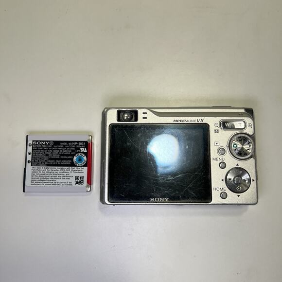 Sony Cyber-shot DSC-W90 8.1MP CCD Carl Zeiss Lens Compact Digital Camera *READ* - Picture 2 of 14